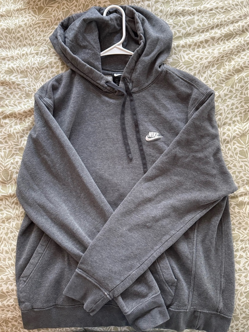 Nike Men’s Dark Gray Pullover Hoodie
